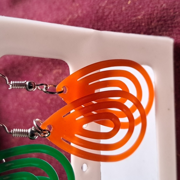 Combo of 5 Lightweight Earrings - Picture 3 of 5